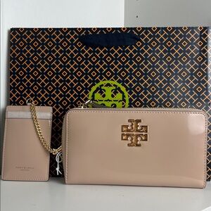 NWT Tory Burch BRITTEN PATENT ZIP Continental W detachable ID Holder